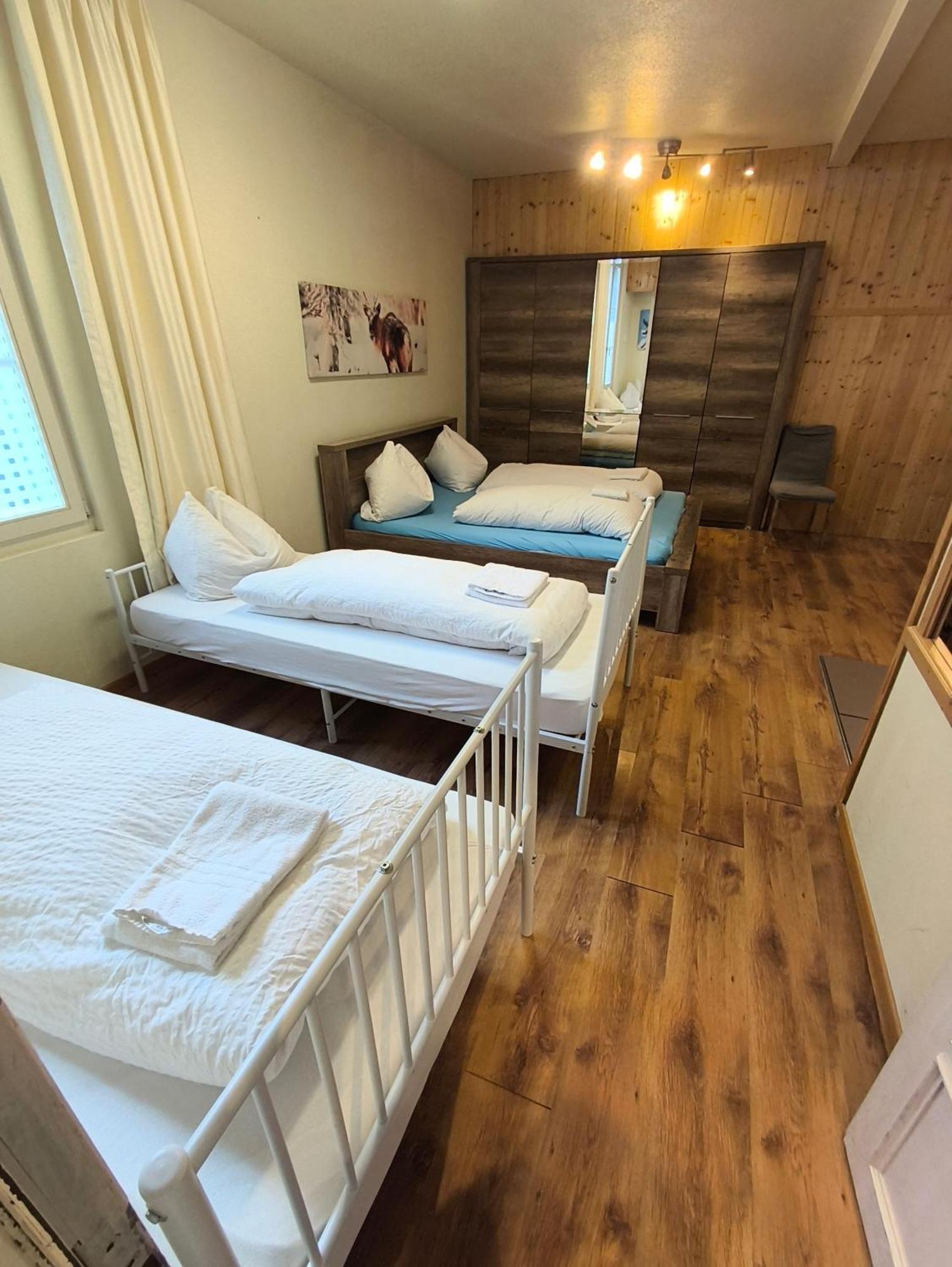 Interlaken Linda Inn Lodge Rum bild